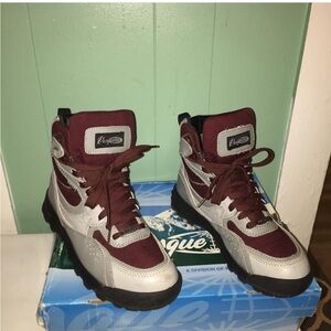 Authentic Vasque Gore-Tex boot, size 8 lightly worn.